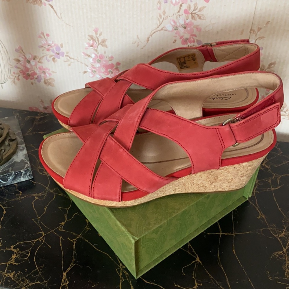 Clark wedge sandal ❤️